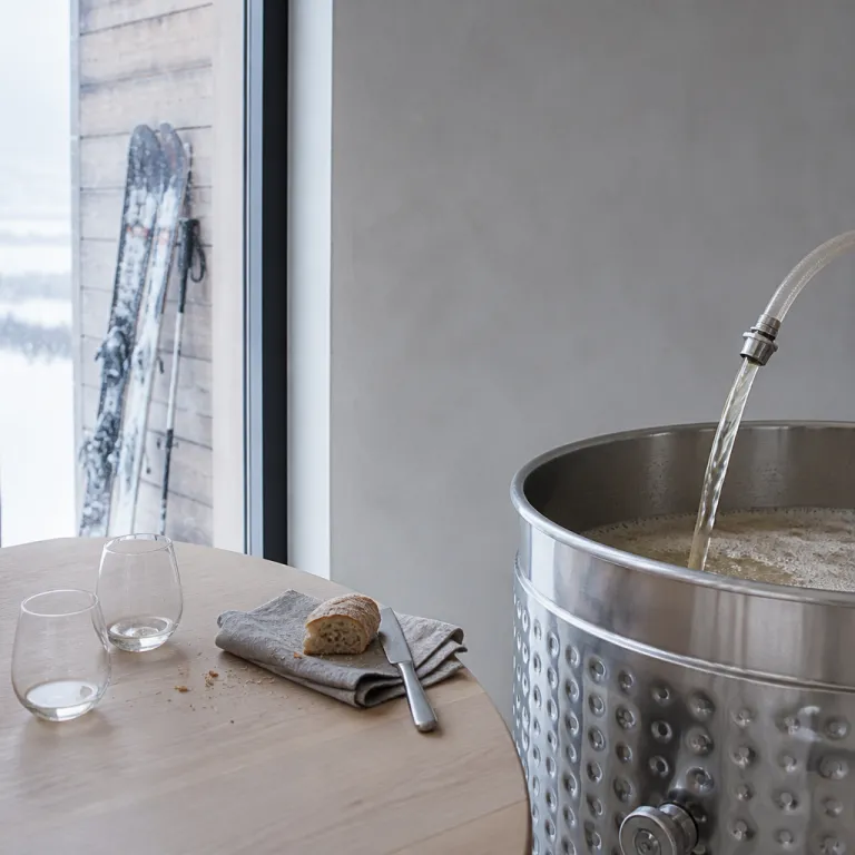 Central Otago in June : Pinot ferment, ski mornings, and the table after